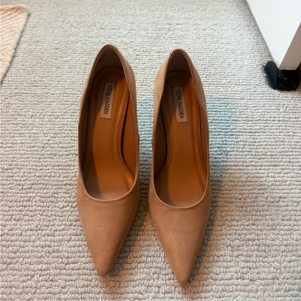 Steve Madden heels in nude